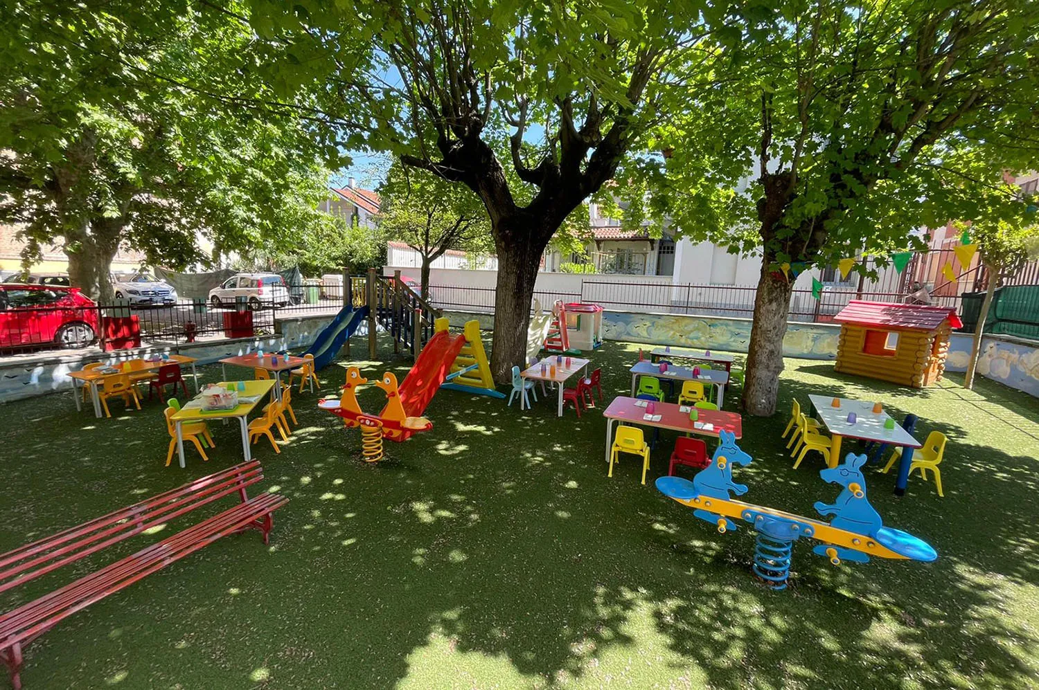 cortile giochi infanzia